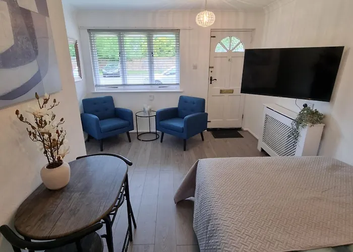Stylish Studio Flat In Harborne